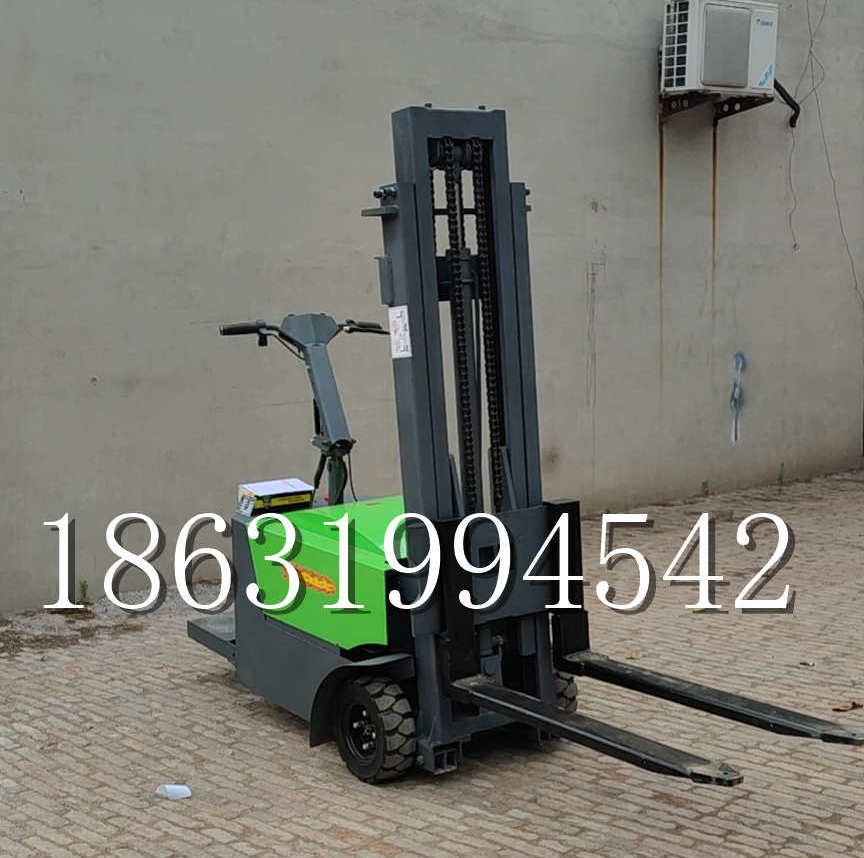 莱阳市优程全电动叉车插腿式堆高车液压装卸车1.5吨升高小型站驾式铲车